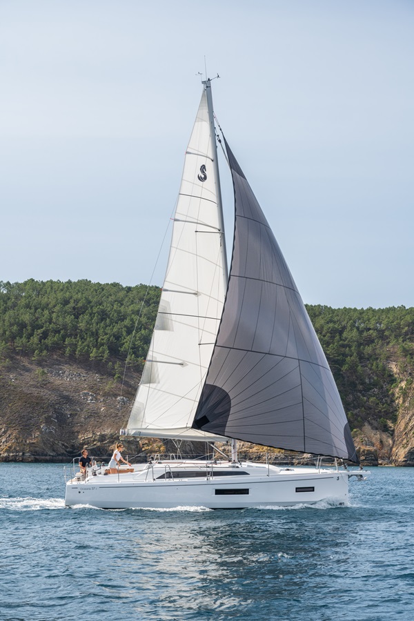 Oceanis 37.1