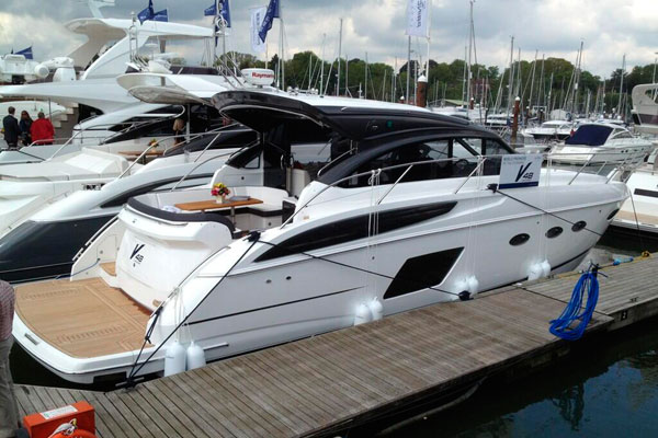 Yeni Princess V48, British Motor Yacht Show'da Tanıtıldı