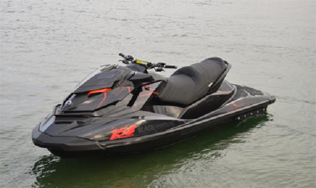 Ferrari’den Hızlı Jet Ski - Black Edition