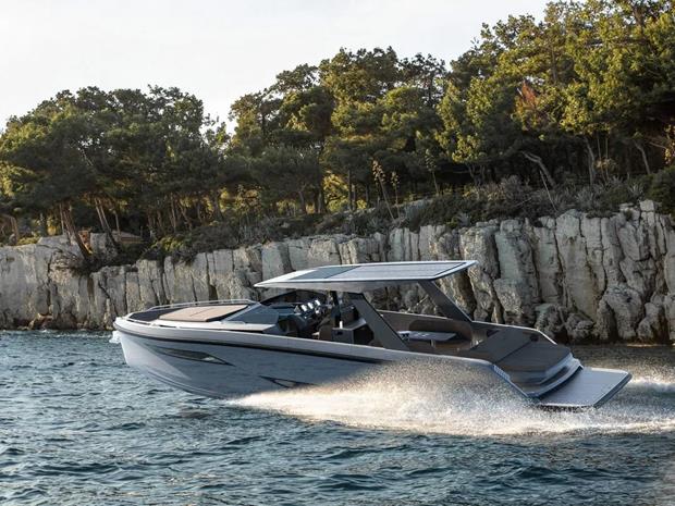 Rand Boats'ın En Büyük Modeli: Realm 44